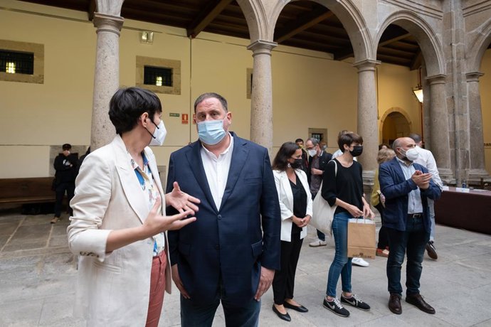 La portaveu nacional del Bloc Nacionalista Galego (BNG), Ana Pontón, i l'el president d'ERC, Oriol Junqueras en un acte organitzat pel BNG a Santiago de Compostella