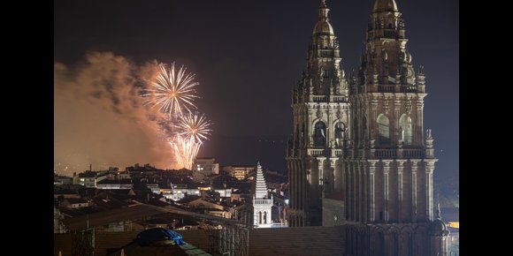 2. El Rey preside la Ofrenda al Apóstol en un domingo 25 de julio que vuelve a reunir al Real Patronato de Santiago