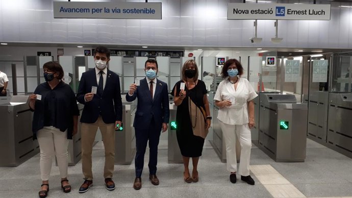 El presidente de la Generalitat, Pere Aragons, en la nueva estación de Metro Ernest Lluch