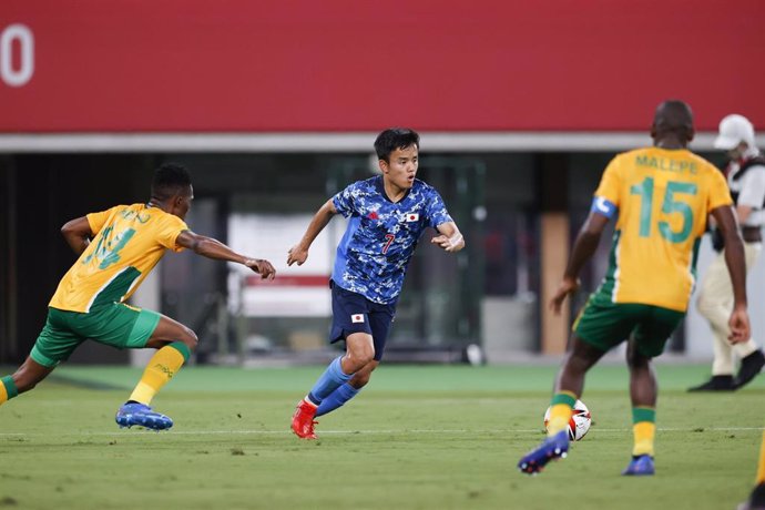 Takefusa Kubo con la selección de Japón en el partido olímpico ante Sudáfrica