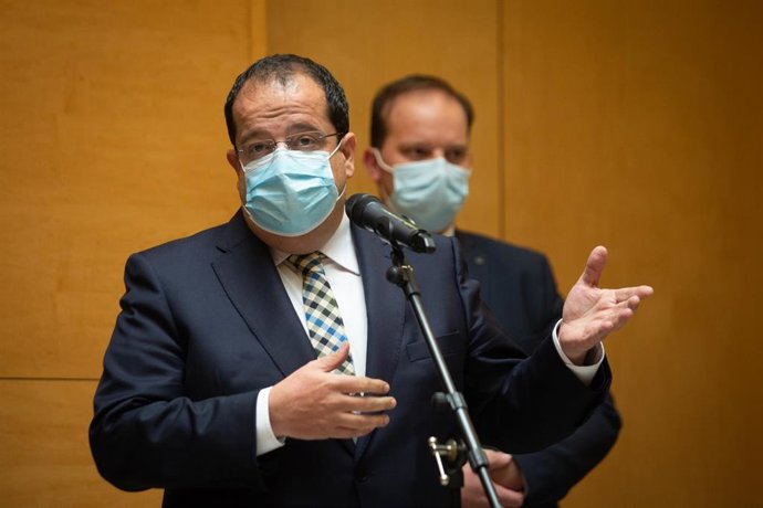 El conseller de Interior de la Generalitat, Joan Ignasi Elena, ofrece una rueda de prensa tras presidir la reunión de la Junta Local de Seguridad de L'Hospitalet, a 19 de julio de 2021, en L'Hospitalet de Llobregat, Barcelona, Catalunya (España).