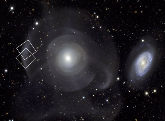 La galaxia anular NGC 474 a una distancia de unos 110 millones de años luz. La estructura del anillo se formó mediante procesos de fusión de galaxias en colisión.
