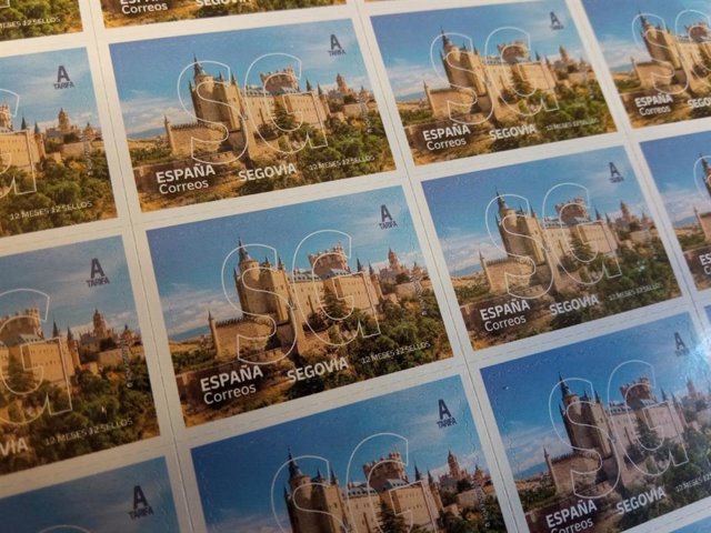 Sellos conmemorativos de Segovia entregados por Correos al Ayuntamiento de la ciudad.
