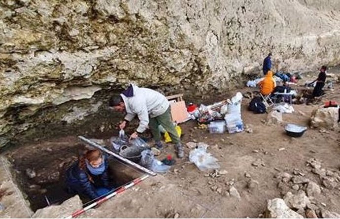 Trabajos arqueológicos en el abrigo de Peña Capón (Muriel, Guadalajara) durante la campaña de 2019