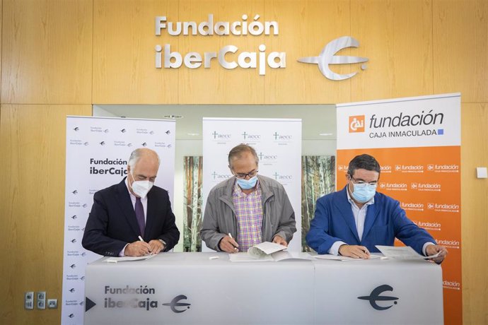 Fundación Ibercaja y Fundación Caja Inmaculada renuevan su colaboración con la Asociación Española Contra el Cáncer.