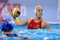 La selección española femenina de waterpolo vence también a Canadá y se mantiene líder