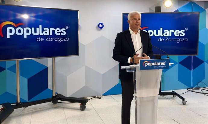 El diputado popular Eloy Suárez defiende el uso de mascarillas en exteriores en vista del repunte de casos.