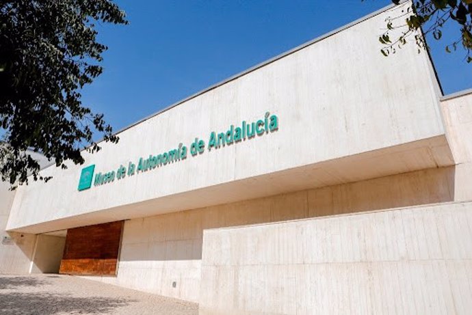 El museo abrió sus puertas el 25 de julio de 2006, ubicado entre las localidades sevillanas de Coria y La Puebla del Río.