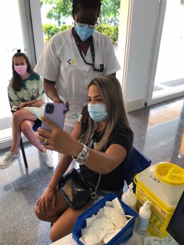 Vacunación de jóvenes canarios