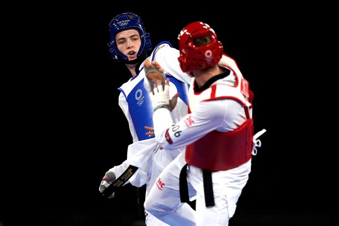 El taekwondista ruso Maksim Khramtcov en la final de Tokyo 2020 ante el jordano Saleh Elsharabaty (-80 kilos)