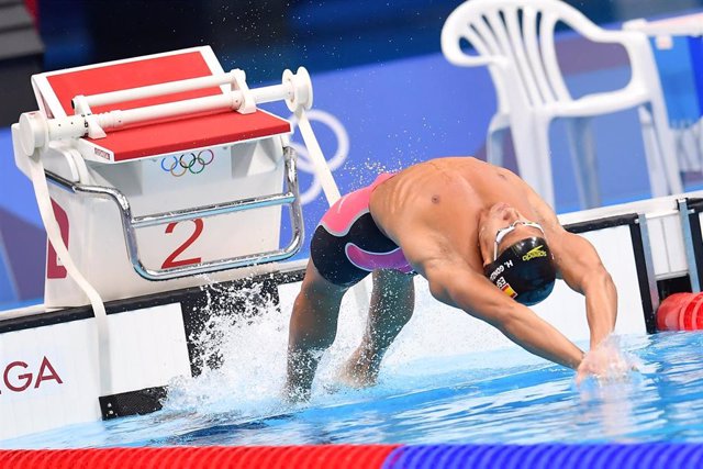 Hugo González durante la semifinal de los 100 espalda de los Juegos Olímpicos de Tokio