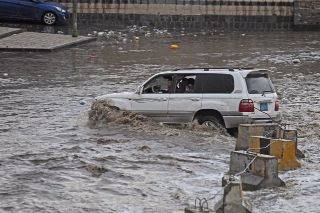 Graves inundaciones en Yemen