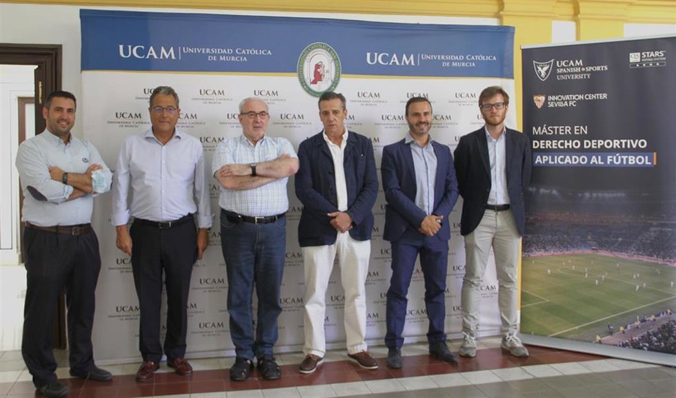 En la imagen, José Luis Mendoza García; Jaime Sánchez-Vizcaino; José Luis Mendoza; José María Cruz; Pedro Emilio Alcaraz, y José María Cruz Gallardo.