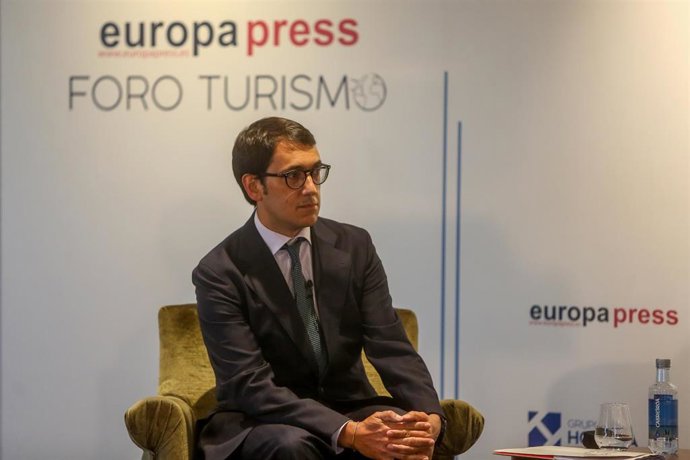 Archivo - El conseller de Modelo Económico, Turismo y Trabajo de Baleares, Iago Negueruela.