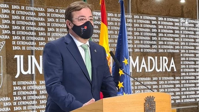 Guillermo Fernández Vara, en una rueda de prensa, foto de archivo