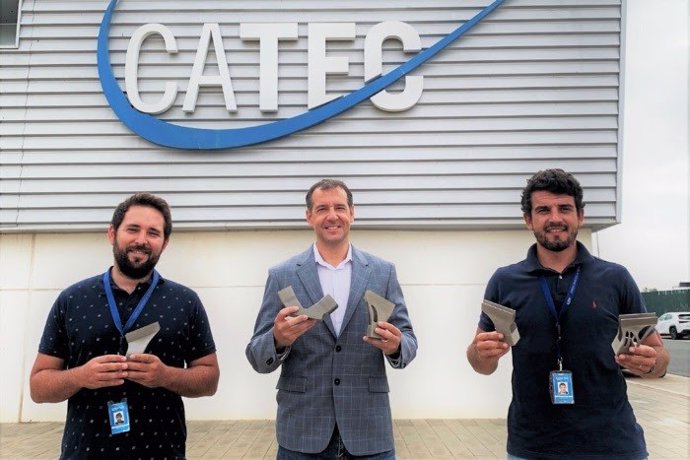 Carlos Galleguillos, Fernando Lasagni, el director técnico de materiales y procesos de Catec y Antonio Periñán
