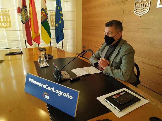 Archivo - El portavoz municipal del PP, Conrado Escobar