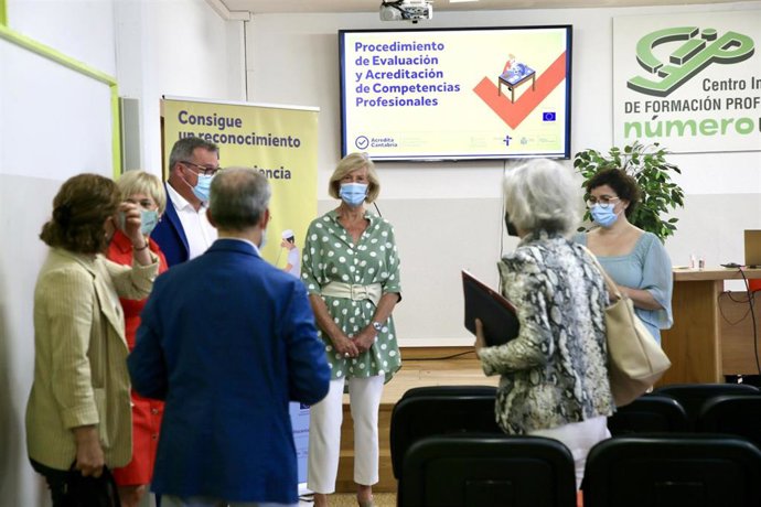 La consejera de Educación y Formación Profesional, Marina Lombó, en la jornada