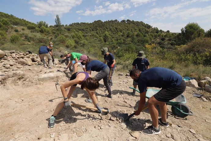 Un momento de la jornada en esta excavación arqueológica próxima a Mañeru.