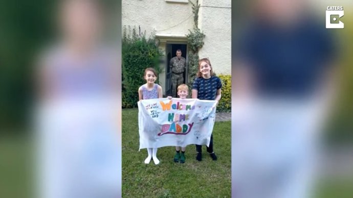 El padre de esta familia regresa a casa para darle una sorpresa a sus hijos tras meses sin verlos