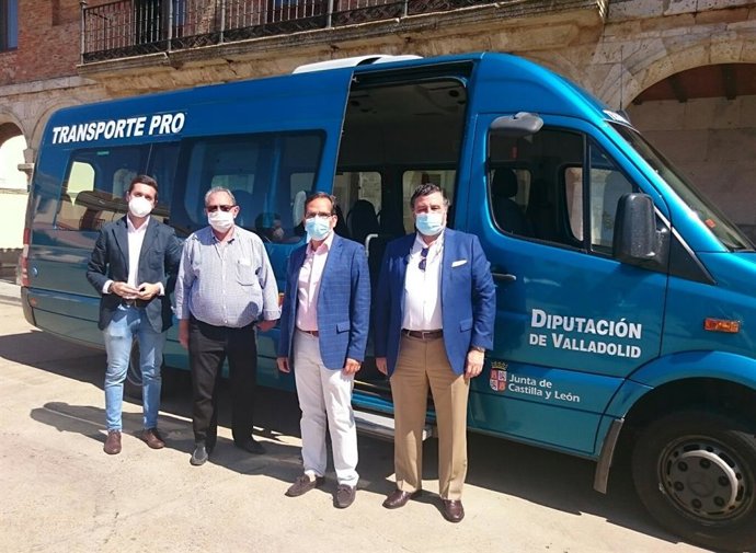 Presentación del bono rural de transporte en la zona de Mayorga.