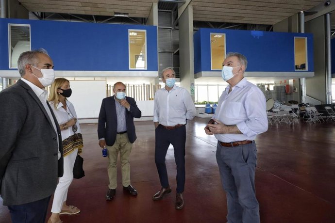 El alcalde de Zaragoza, Jorge Azcón, y el alcalde de Calatayud, José Manuel Aranda, reclaman más paradas de trenes AVE 'low cost'