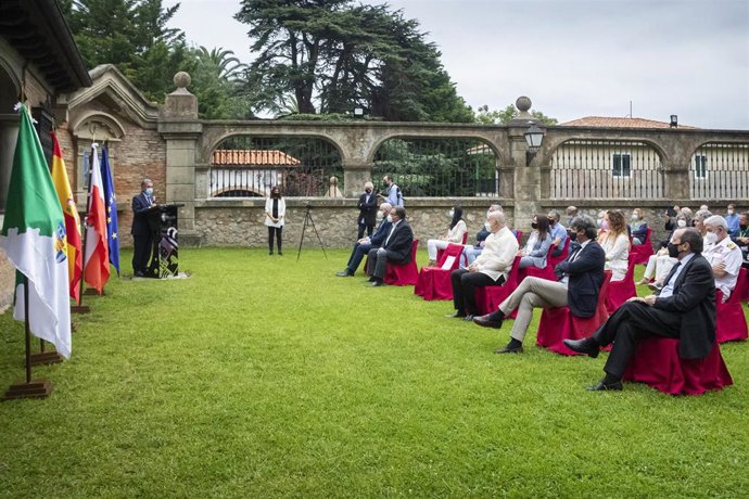 El Presidente De Cantabria, Miguel Ángel Revilla, Inaugura Las Jornadas Culturales  De Noja En Homenaje A Luis Vicente De Velasco.