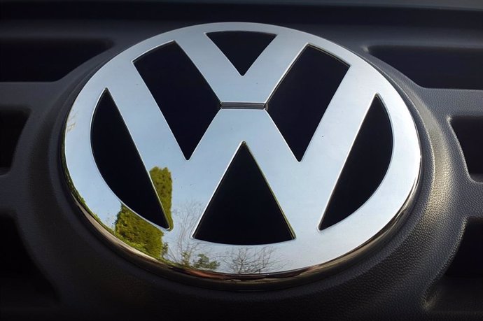 Archivo - Logo de Volkswagen.