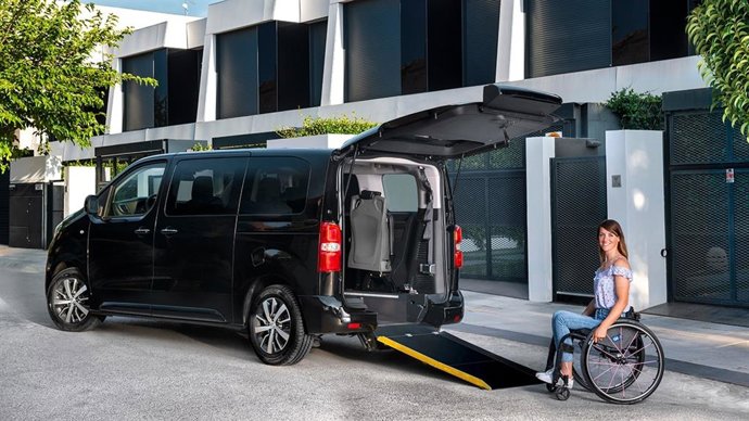 Archivo - Toyota lanza en España dos nuevas versiones para personas con movilidad reducida