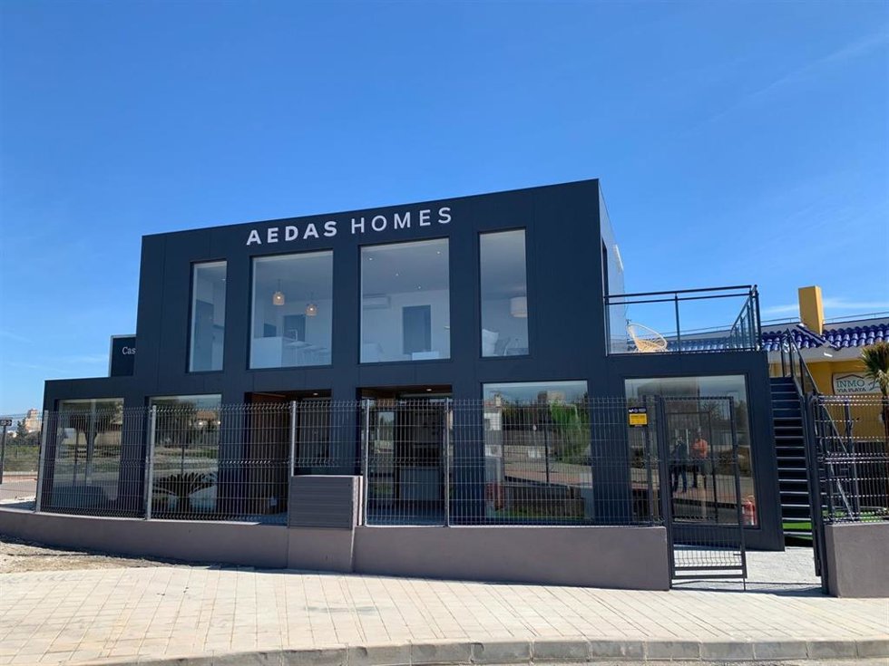 Edificio de la nueva oficina de Aedas Homes en el nuevo barrio Nou Nazareth de San Juan de Alicante.