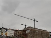 La patronal defiende que el sueldo más bajo en la construcción ya supera en 4.000 euros al SMI