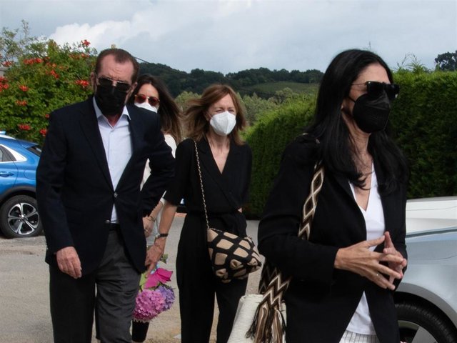 FAMILIARES DE MENCHU ÁLVAREZ DEL VALLE