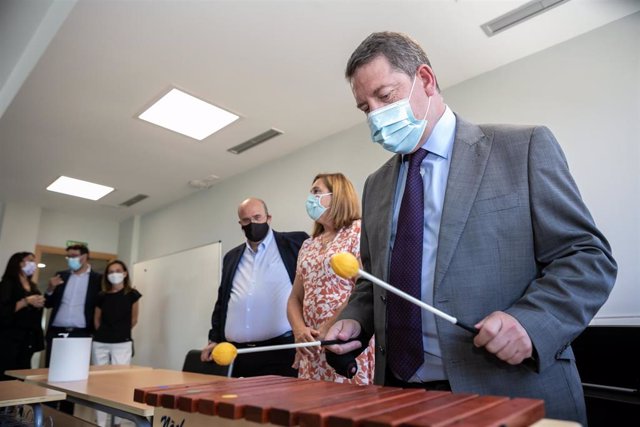 El presidente de Castilla-La Mancha, Emiliano García-Page, inaugura la primera fase del IESO Luisa Sigea y visita las obras de la segunda fase de este centro de Tarancón