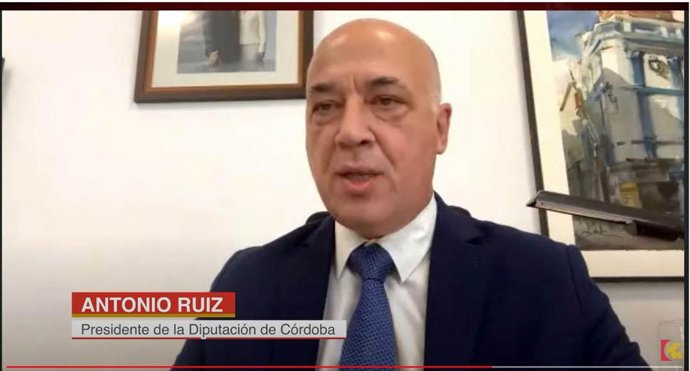 El presidente de la Diputación de Córdoba, Antonio Ruiz, durante el Pleno telemático correspondiente al mes de agosto.