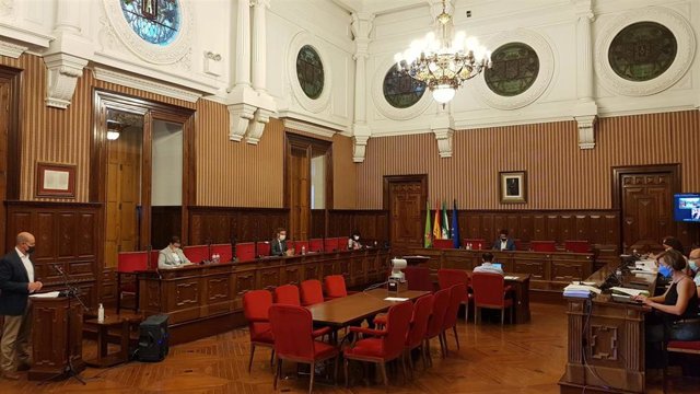 Imagen del último pleno antes de las vacaciones estivales