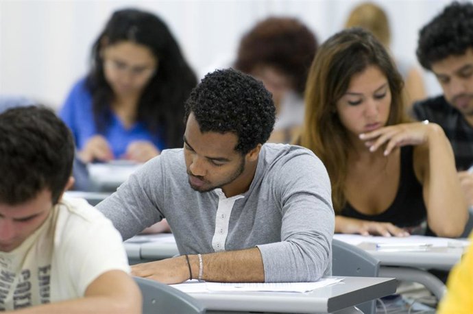 Archivo - Estudiantes