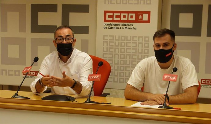 El secretario general de CCOO CLM, Paco de la Rosa, y el secretario regional de Juventud y Formación Sindical, Juan Carlos del Puerto.