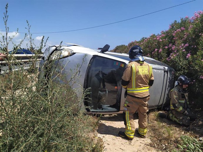 Imagen del coche accidentado facilitada por el CEIS