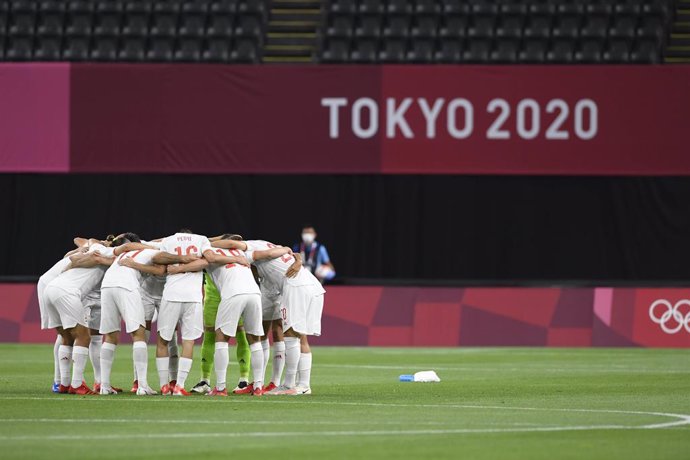 Team of Spain huddle during the Olympic Games Tokyo 2020, Football Men's First Round Group C, between Egypt and Spain on July 22, 2021 at Sapporo Dome in Sapporo, Japan - Photo Photo Kishimoto / DPPI