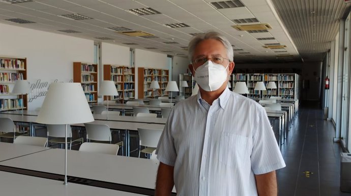 Es novelista Andrés Nadal dirige el curso 'Escritura de Novela' de la UNIA.