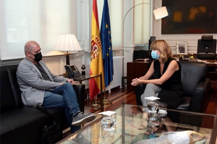 La ministra de Educación y Formación Profesional, Pilar Alegría, en la reunión que ha mantenido este miércoles con el secretario general de CCOO, Unai Sordo