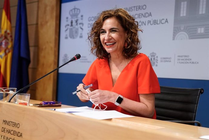 La ministra de Hacienda y Función Pública, Maria Jesús Montero, interviene en una rueda de prensa posterior a una reunión del Consejo de Política Fiscal y Financiera, a 28 de julio de 2021, en Madrid, (España). Durante su intervención ha informado sobre