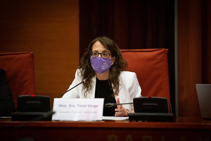La consellera de Igualdad y Feminismos de la Generalitat, Tnia Verge, durante su intervención en la comisión parlamentaria de su ámbito, en Barcelona a 28 de julio del 2021.