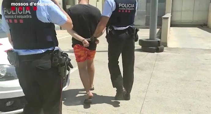 Uno de los tres detenidos por presuntamente cometer la agresión homófoba en la playa del Somorrostro de Barcelona el 29 de mayo. En Barcelona el 28 de julio de 2021.