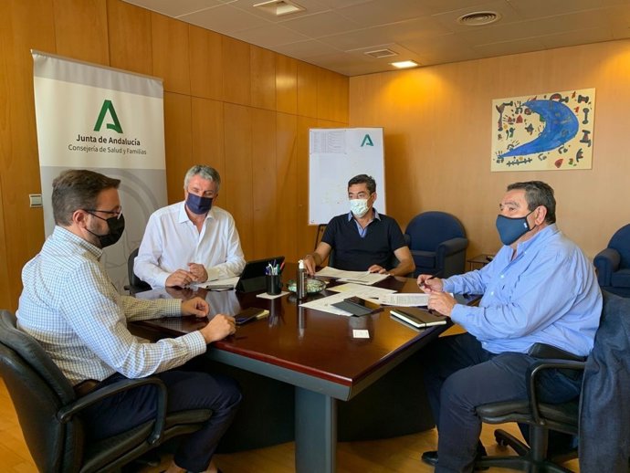 Juan de la Cruz Belmonte preside la reunión del comité