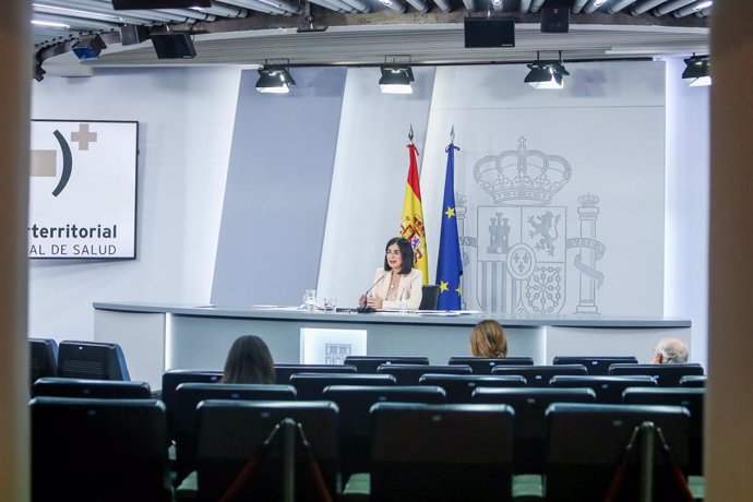 La ministra de Sanidad, Carolina Darias, interviene en la rueda de prensa posterior al Consejo Interterritorial de Salud