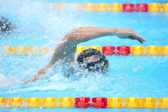 Caeleb Dressel durante los 100 metros libres de los Juegos Olímpicos de Tokio 2020