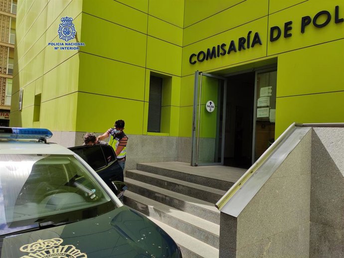 Imagen del detenido, trasladado a dependencias policiales