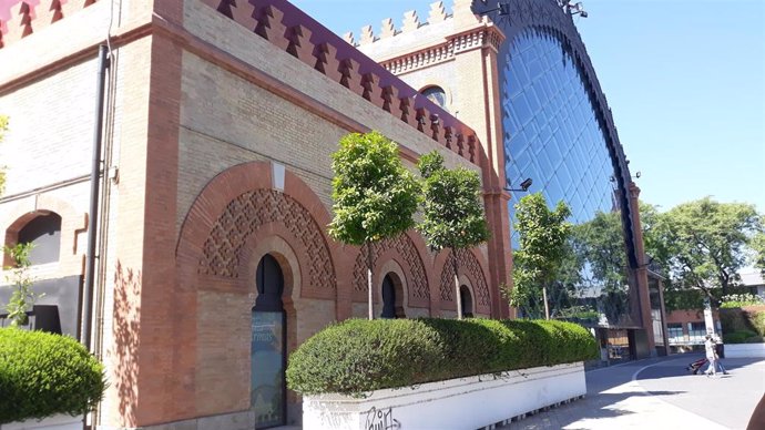 Fachada de la antigua estación de Plaza de Armas de Sevilla cuyas obras de rehabilitación ha concluido Adif