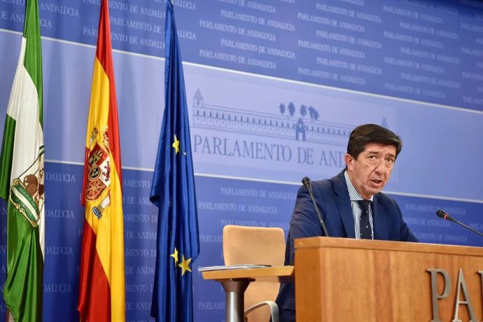 El vicepresidente de la Junta y coordinador autonómico de Ciudadanos (Cs) en Andalucía, Juan Marín, en rueda de prensa en el Parlamento andaluz.